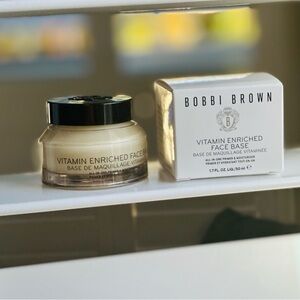 Bobbi Brown Vitamin Enriched Face Base
Primer Moisturizer